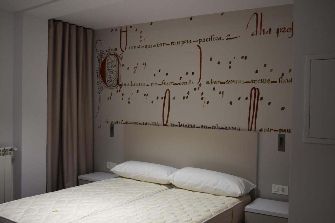 Apartamentos Turisticos Pueri Cantores Burgos Exterior photo